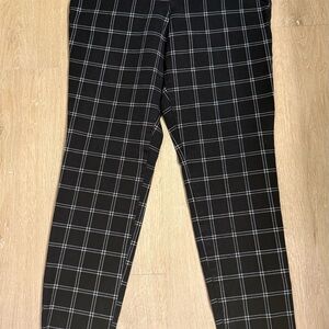 Old Navy High-Waisted Pixie Skinny Ankle Pants Black and White Checkered